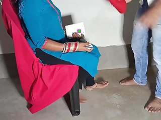 टेलर की बेटी ने पेंट का नाप लेने के बहाने लण्ड पकड़ा और चूत चुदाई XXN Reshape Sex